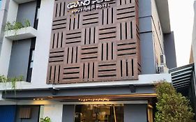 Grand Plaza Boutique Hotel